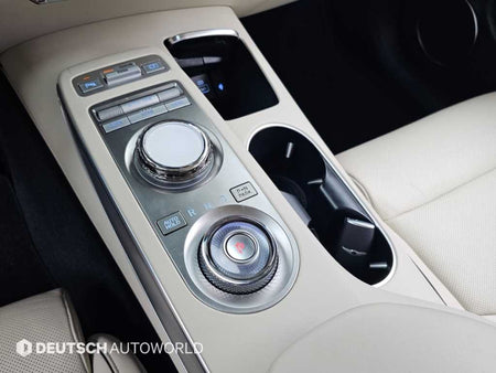 Genesis GV70 — photo 09