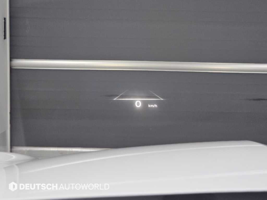 Genesis GV70 — photo 18