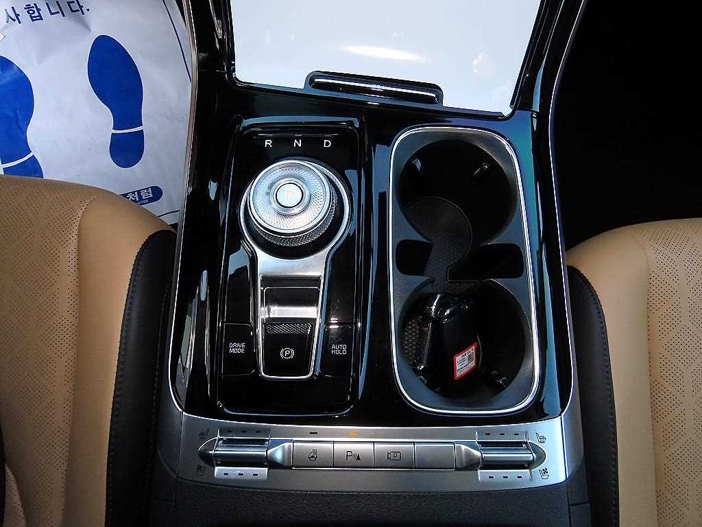Kia Carnival — photo 12