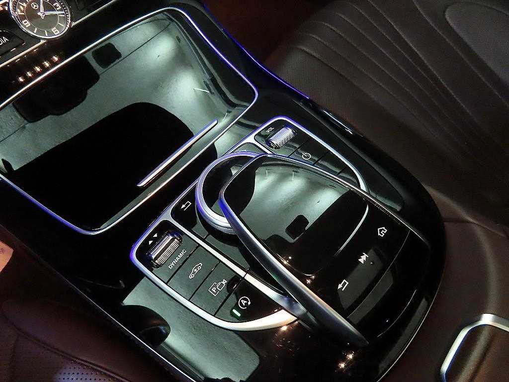 Mercedes-Benz CLS-Class — photo 13