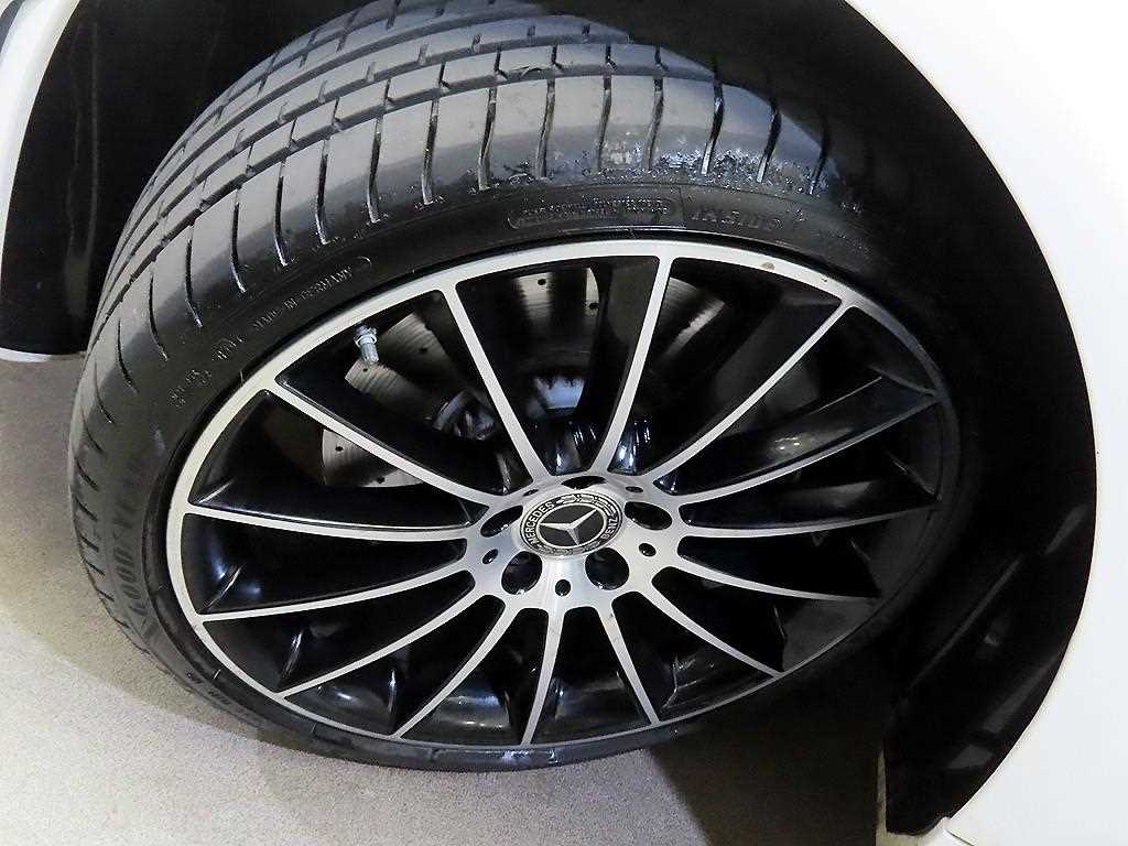 Mercedes-Benz CLS-Class — photo 20