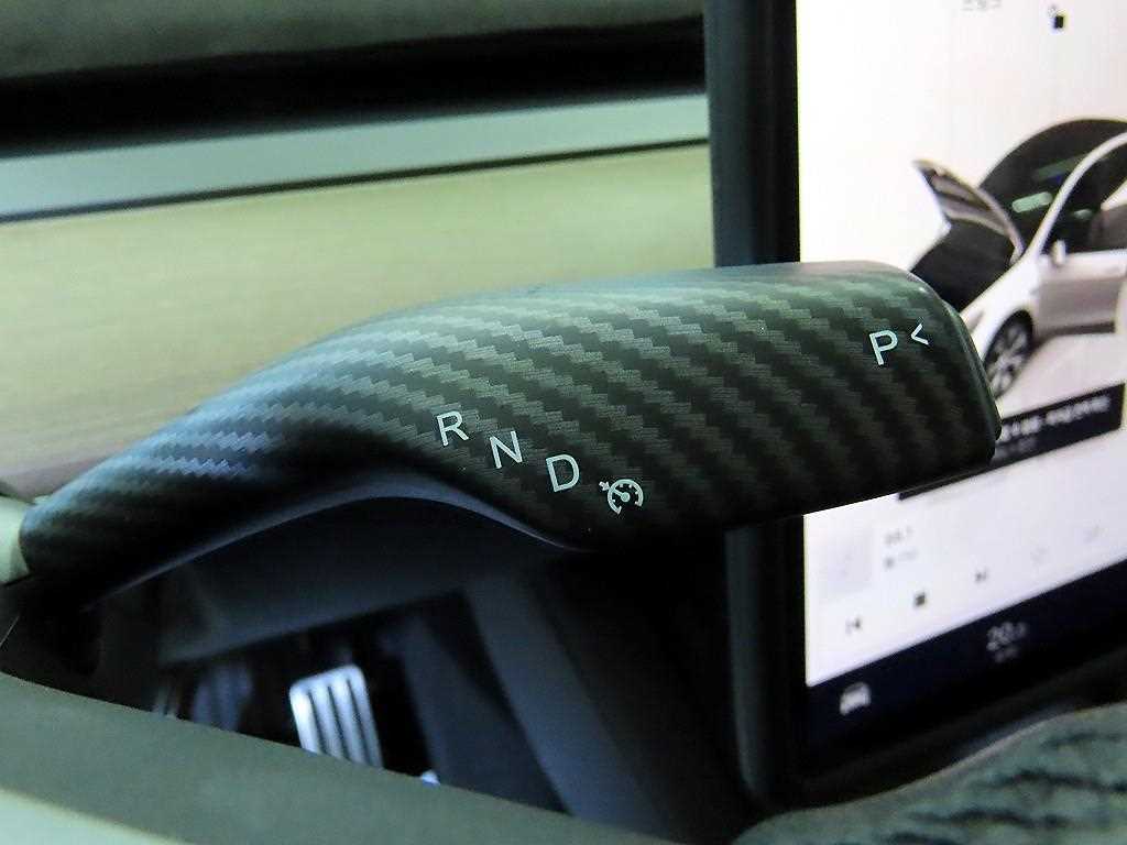 Tesla Model Y — photo 12