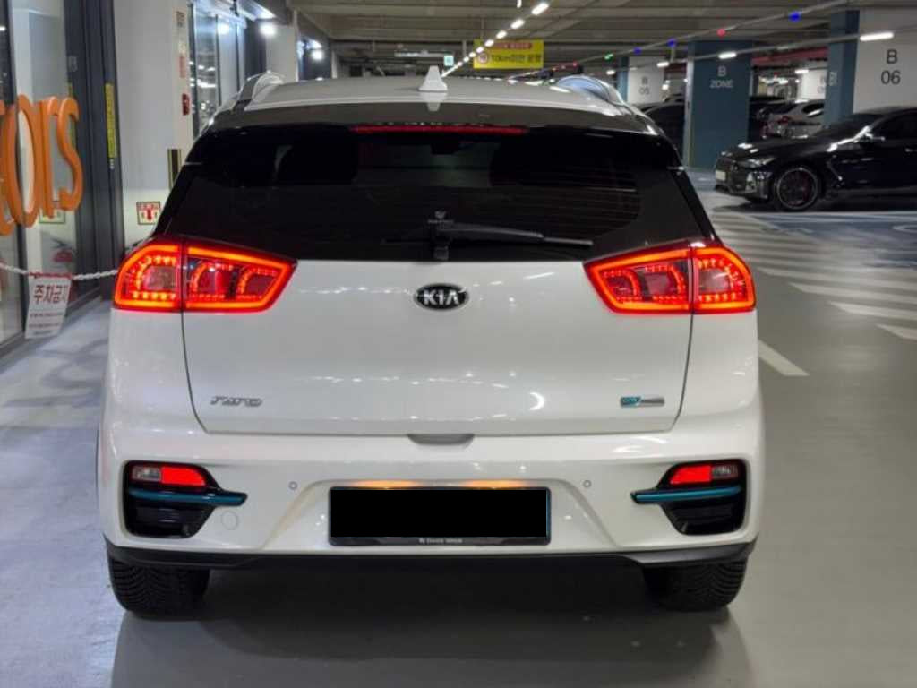 Kia Niro — photo 05