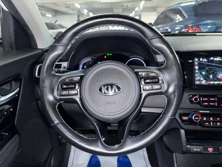 Kia Niro — photo 08