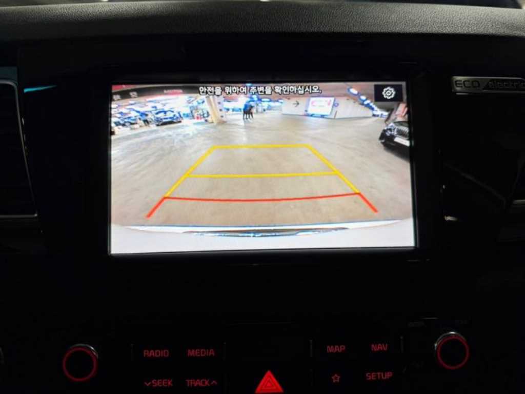 Kia Niro — photo 11