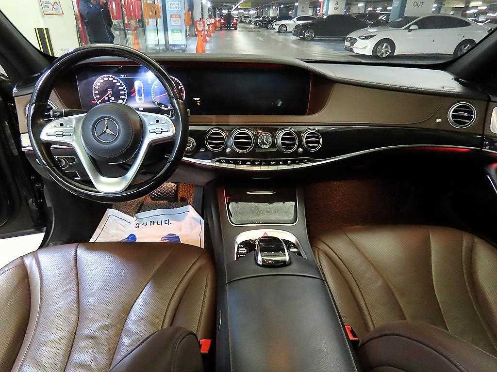 Mercedes-Benz S-Class — photo 09