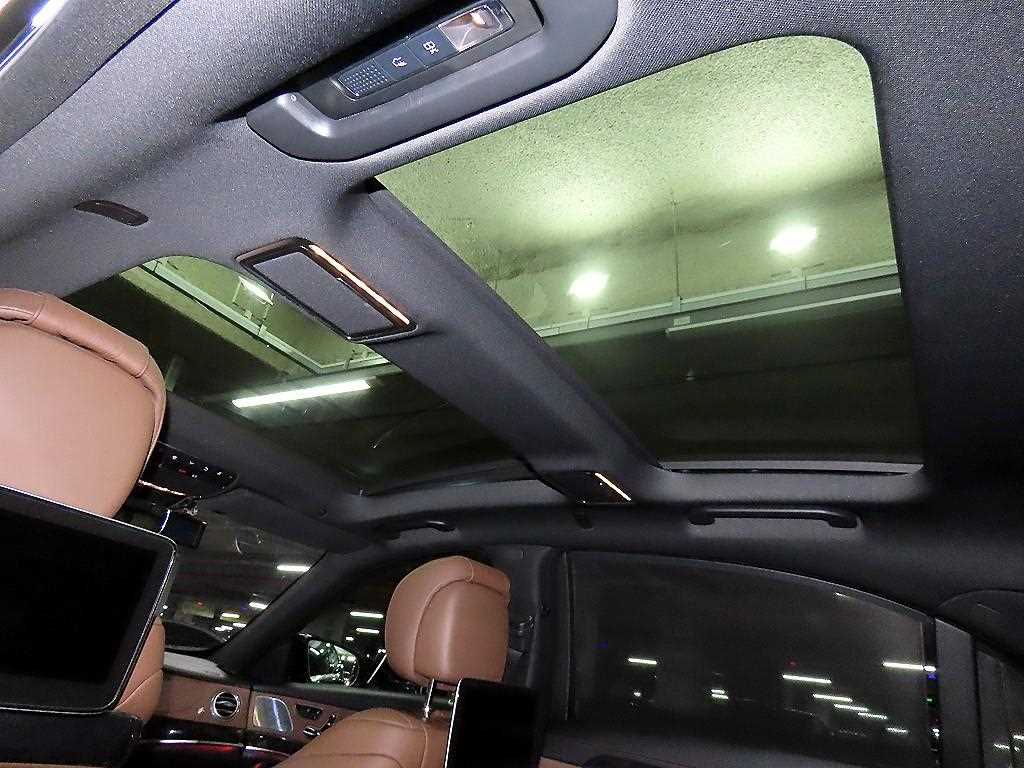Mercedes-Benz S-Class — photo 15
