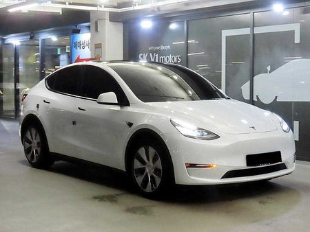 Tesla Model Y — photo 01
