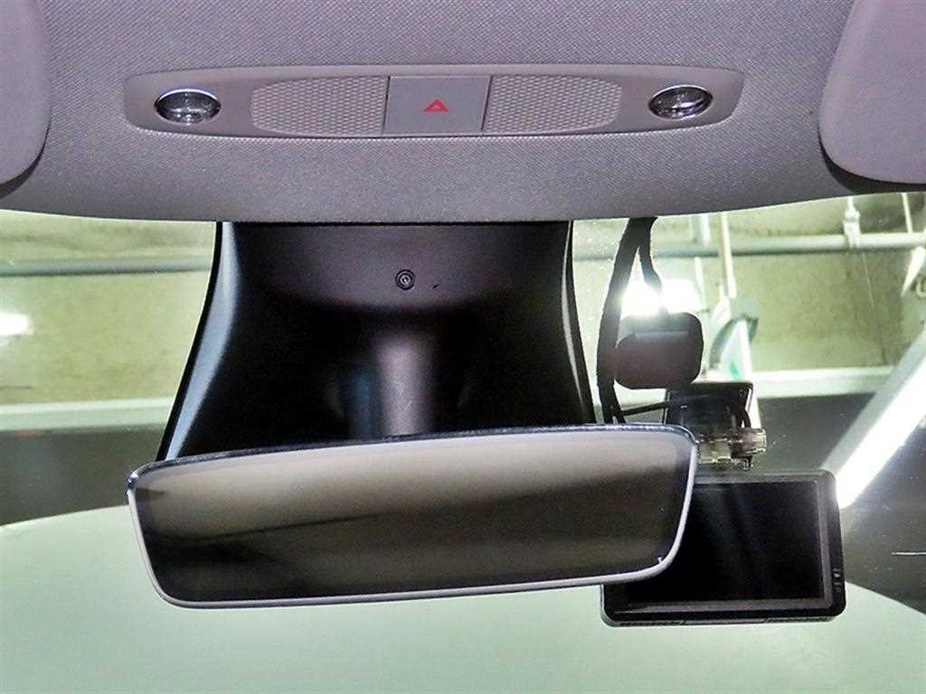 Tesla Model Y — photo 15
