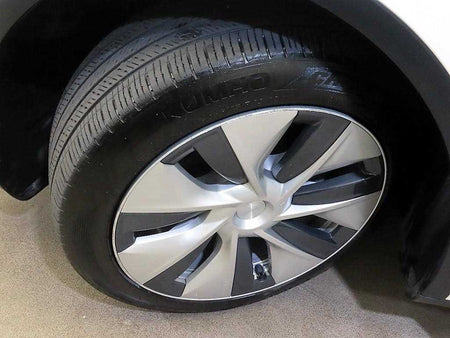 Tesla Model Y — photo 20