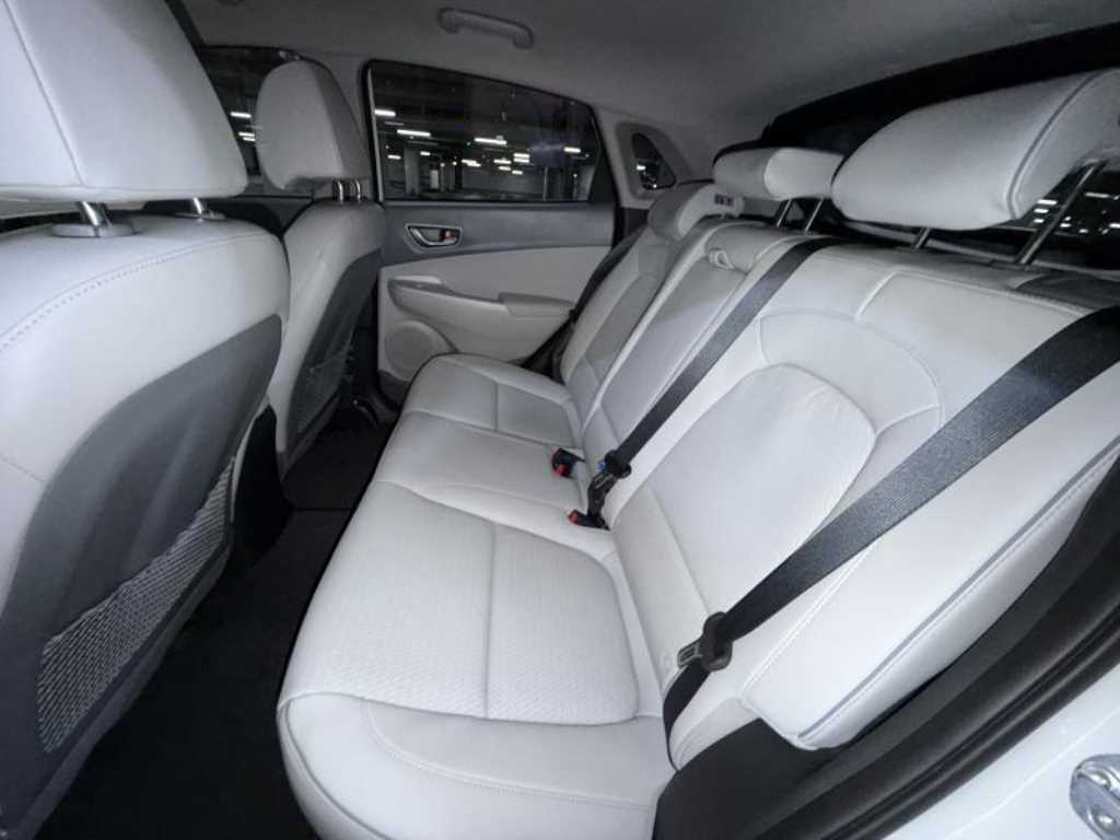 Hyundai Kona — photo 08