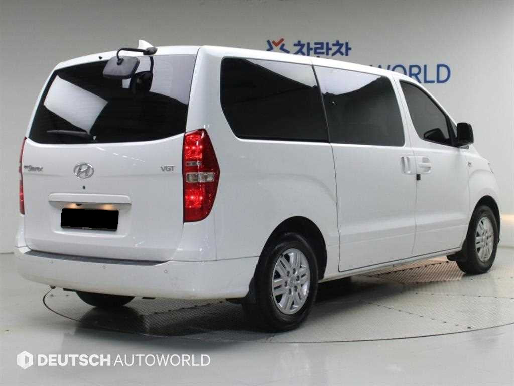 Hyundai Starex — photo 02
