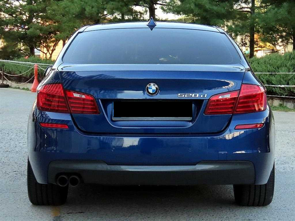 BMW 5-Series — photo 04