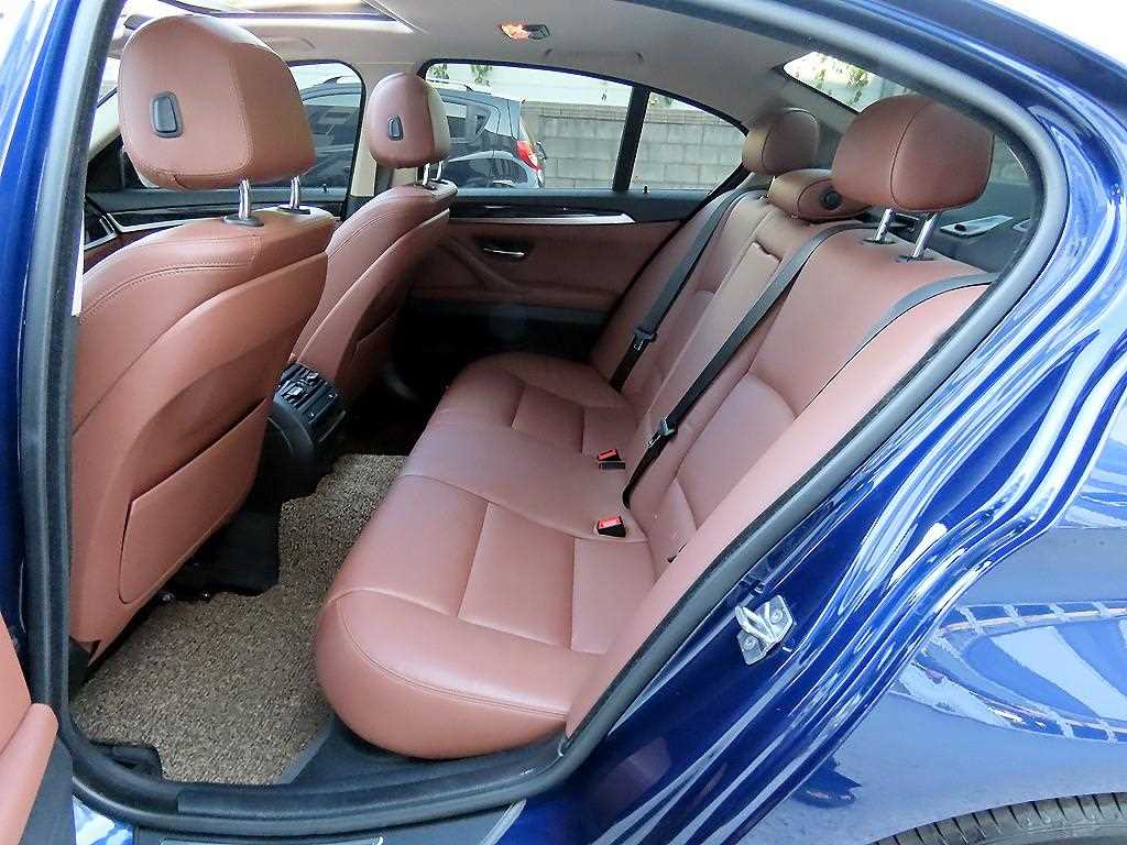 BMW 5-Series — photo 06