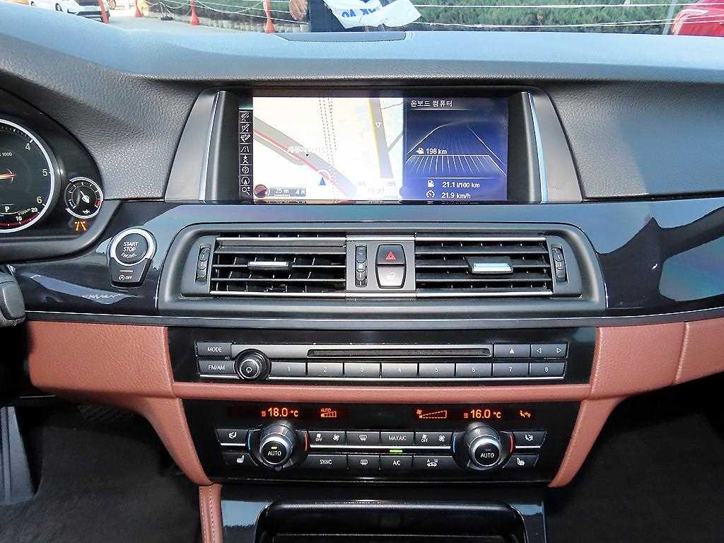 BMW 5-Series — photo 15