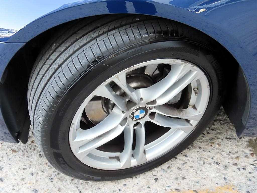 BMW 5-Series — photo 20