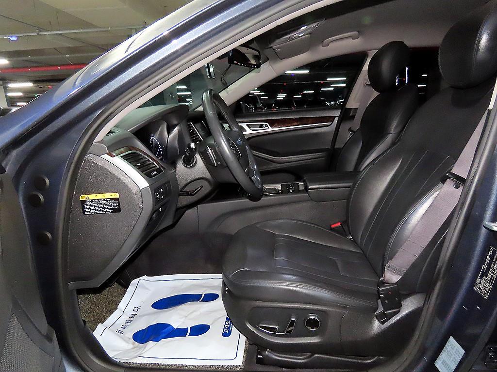 Hyundai Genesis — photo 06