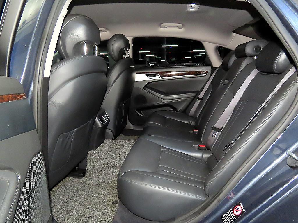 Hyundai Genesis — photo 07