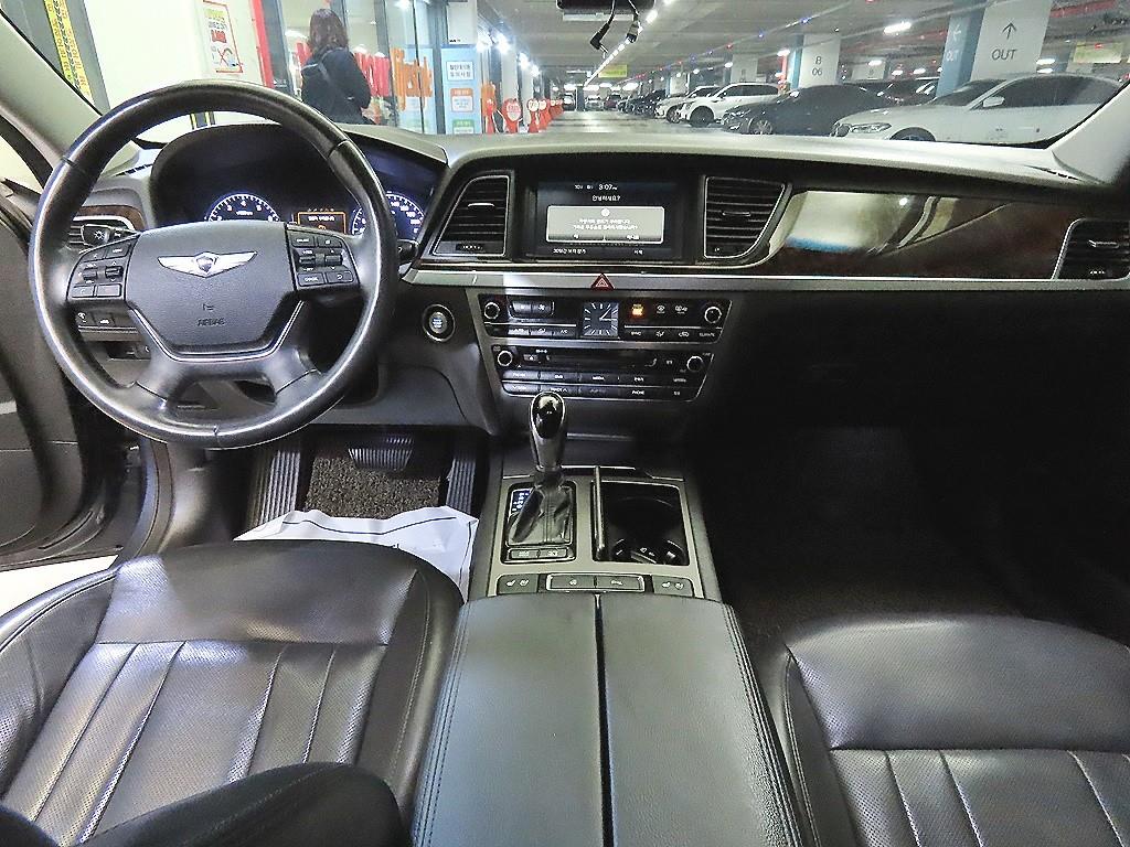 Hyundai Genesis — photo 10
