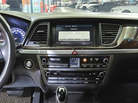 Hyundai Genesis — photo 11