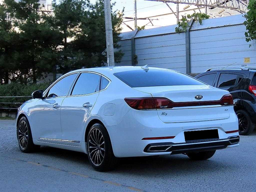 Kia K7 — photo 03