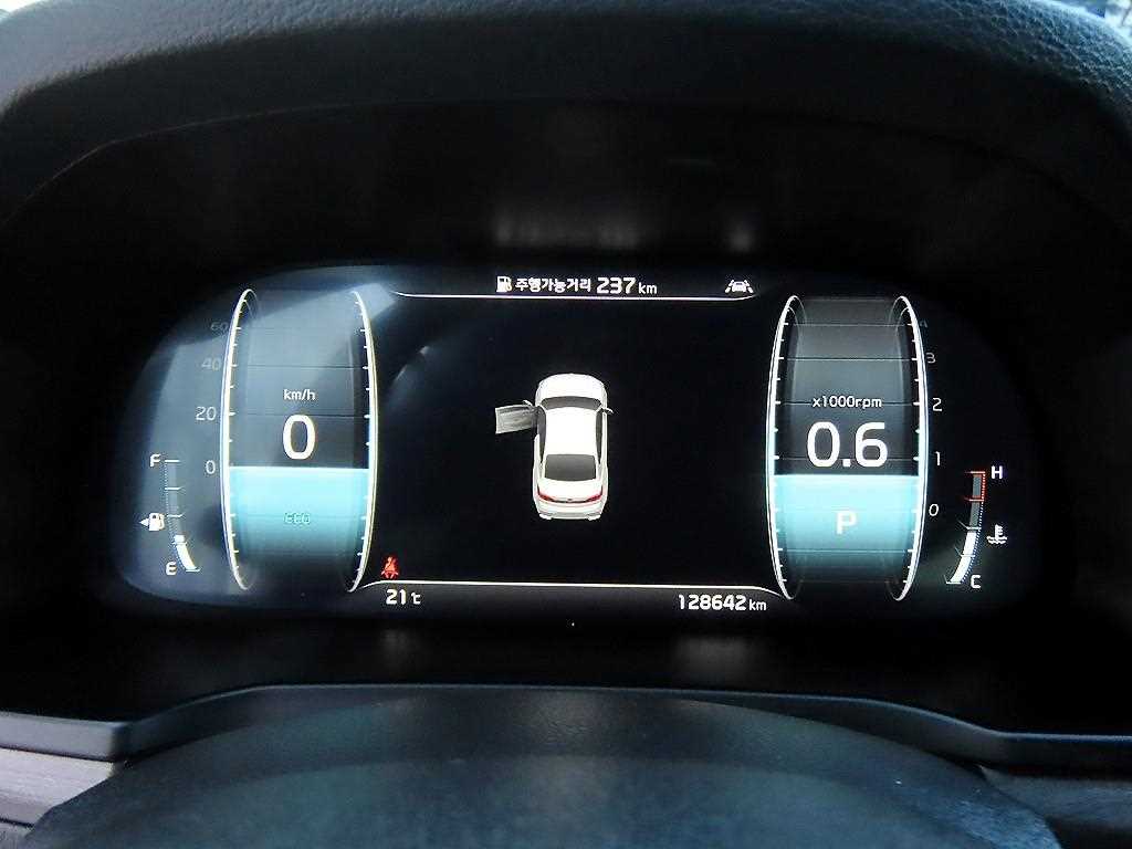 Kia K7 — photo 09