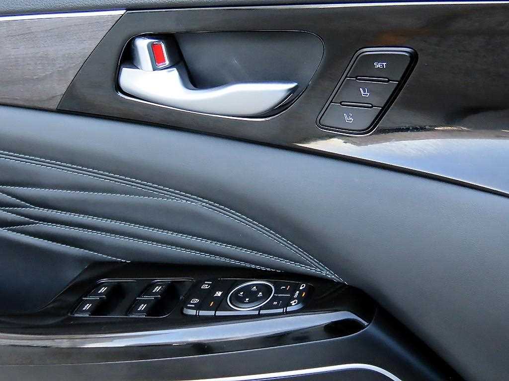 Kia K7 — photo 12