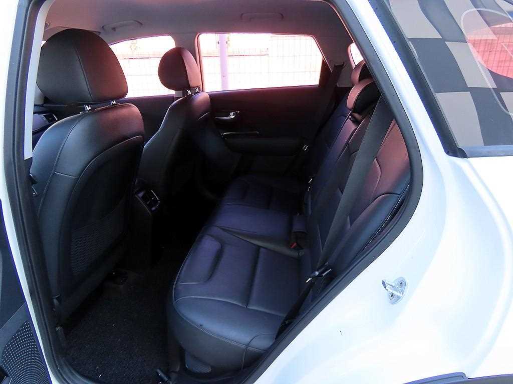 Kia Niro — photo 06