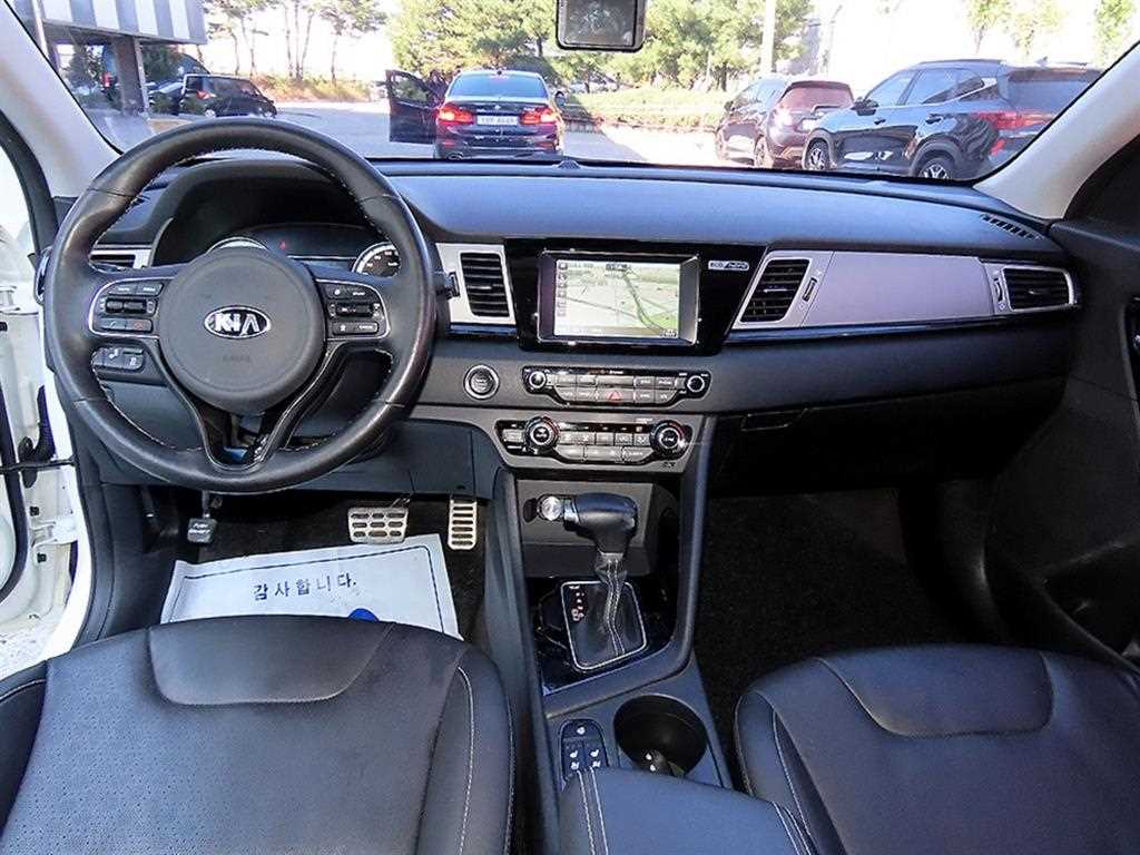 Kia Niro — photo 07