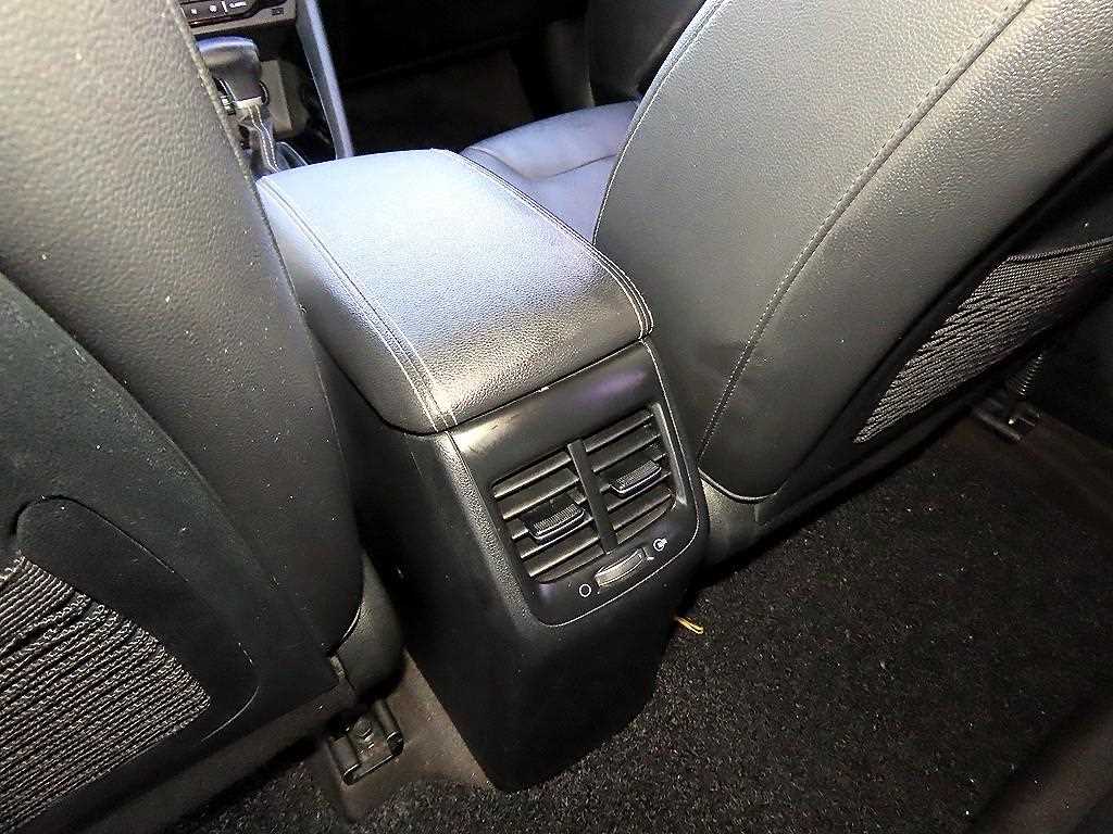 Kia Niro — photo 18