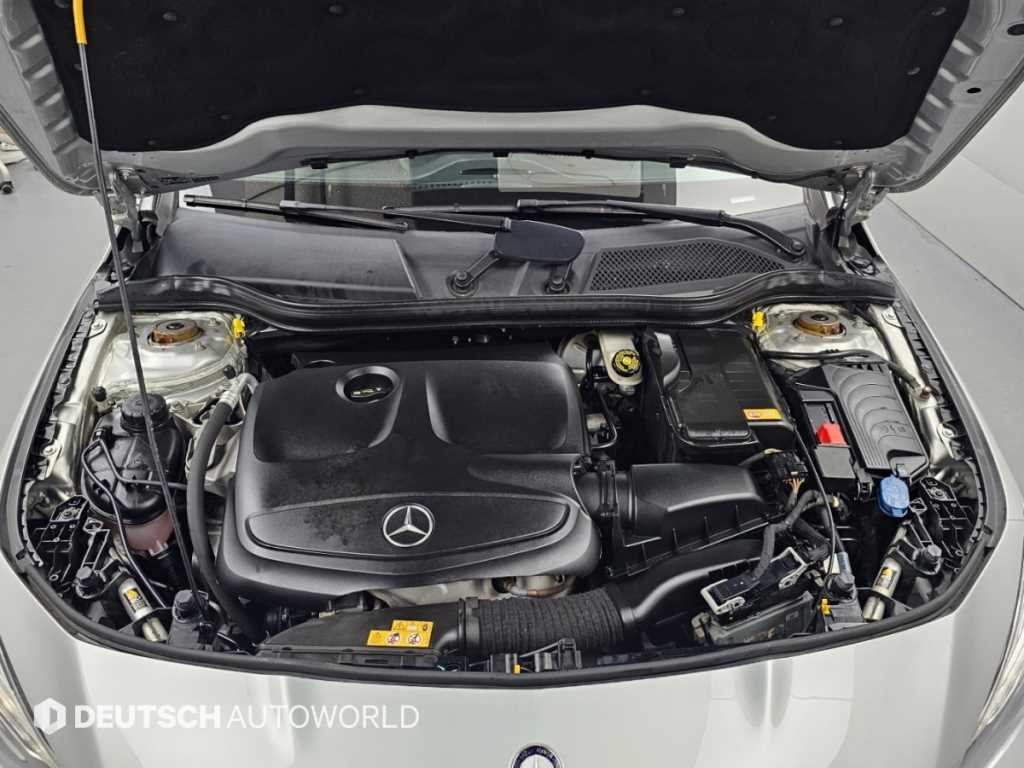 Mercedes-Benz CLA-Class — photo 06