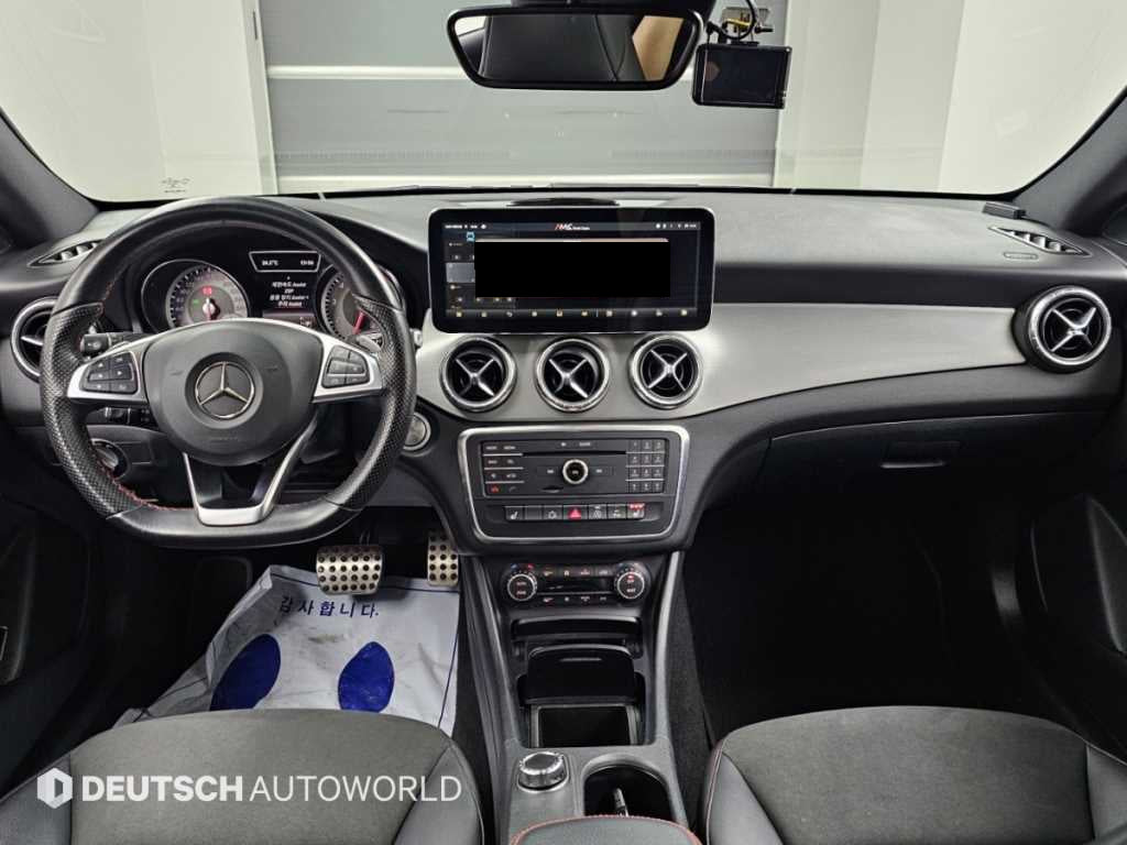 Mercedes-Benz CLA-Class — photo 07