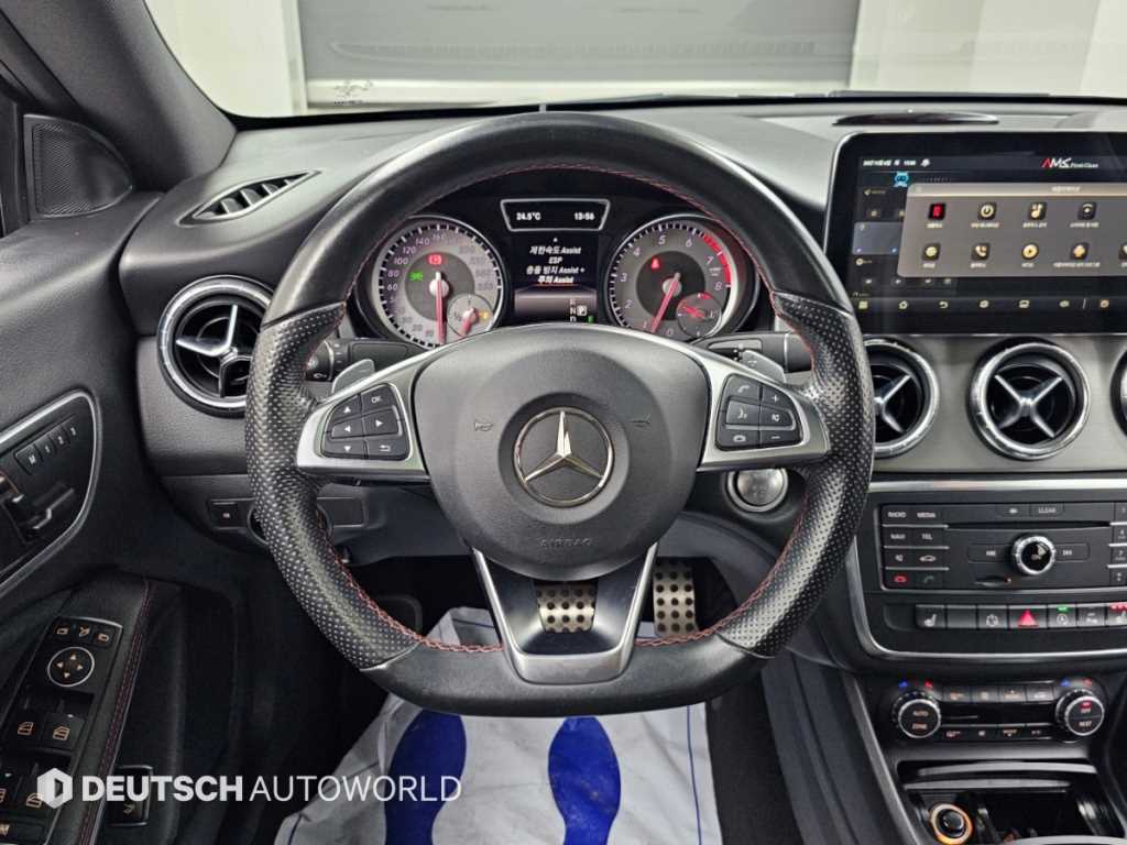 Mercedes-Benz CLA-Class — photo 08