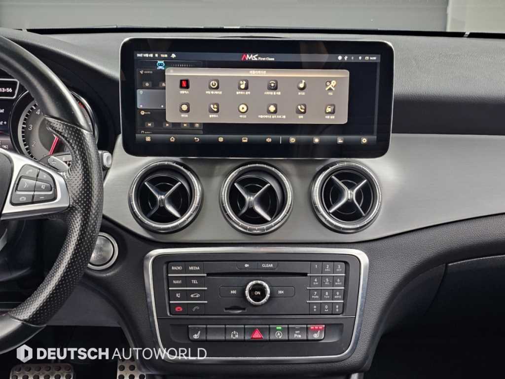 Mercedes-Benz CLA-Class — photo 09