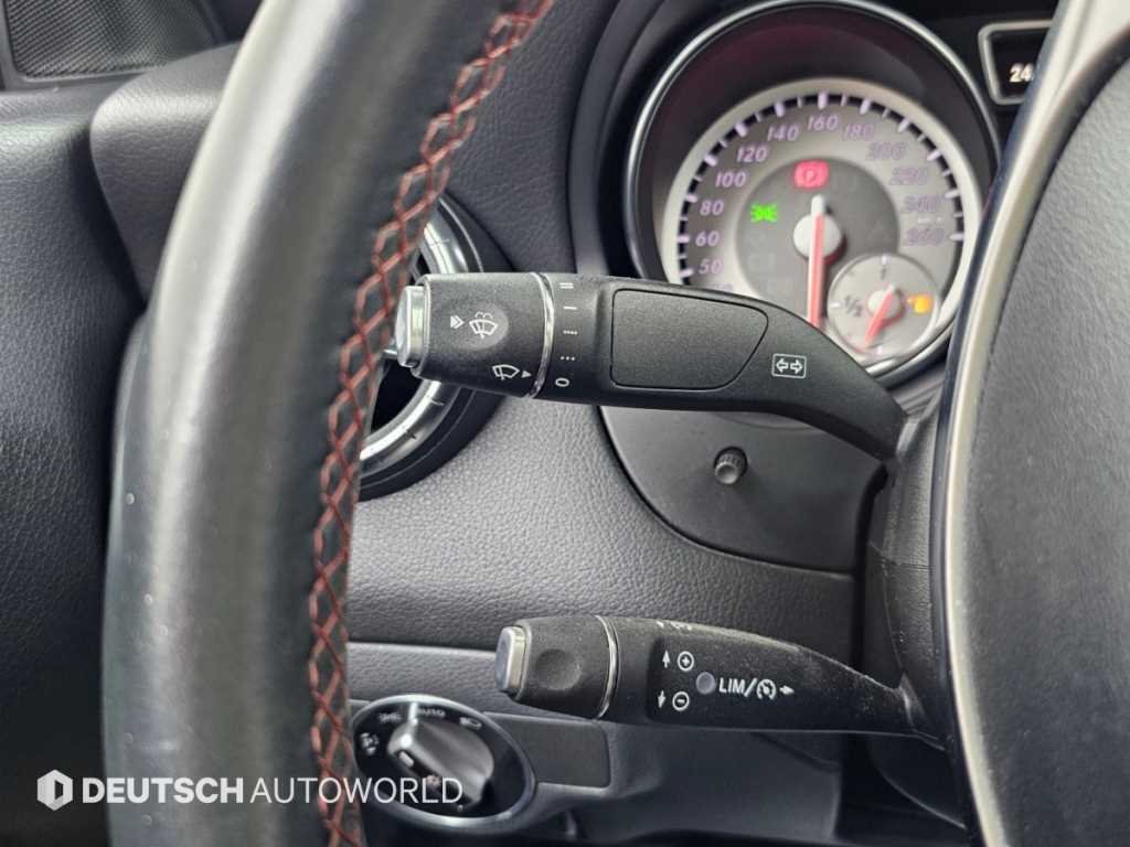 Mercedes-Benz CLA-Class — photo 14