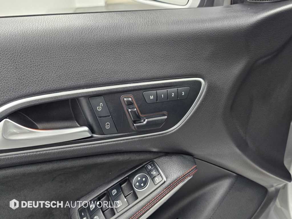 Mercedes-Benz CLA-Class — photo 15