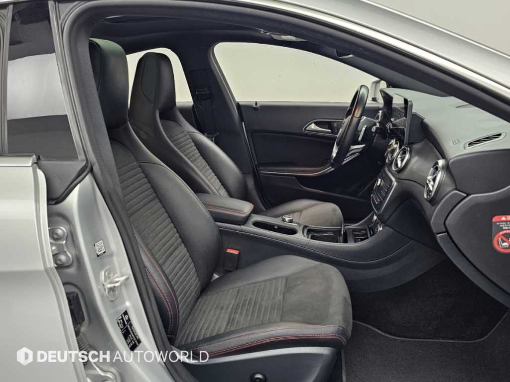 Mercedes-Benz CLA-Class — photo 17
