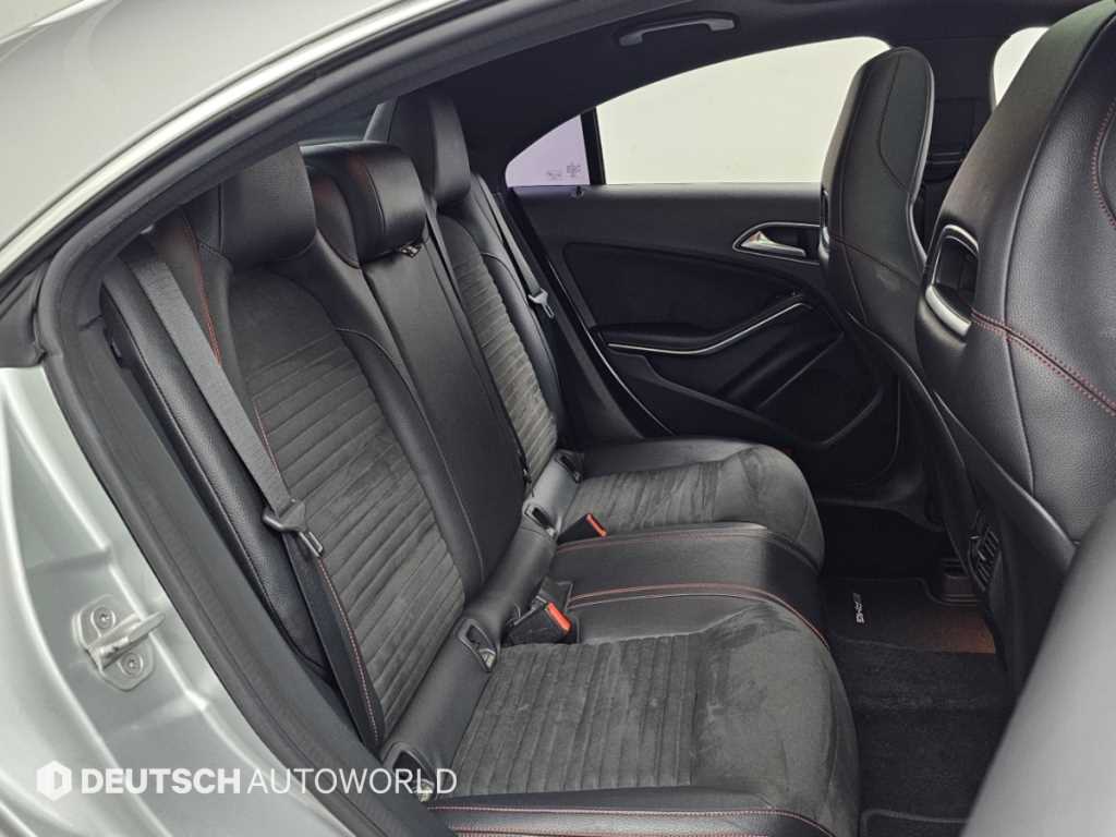 Mercedes-Benz CLA-Class — photo 18