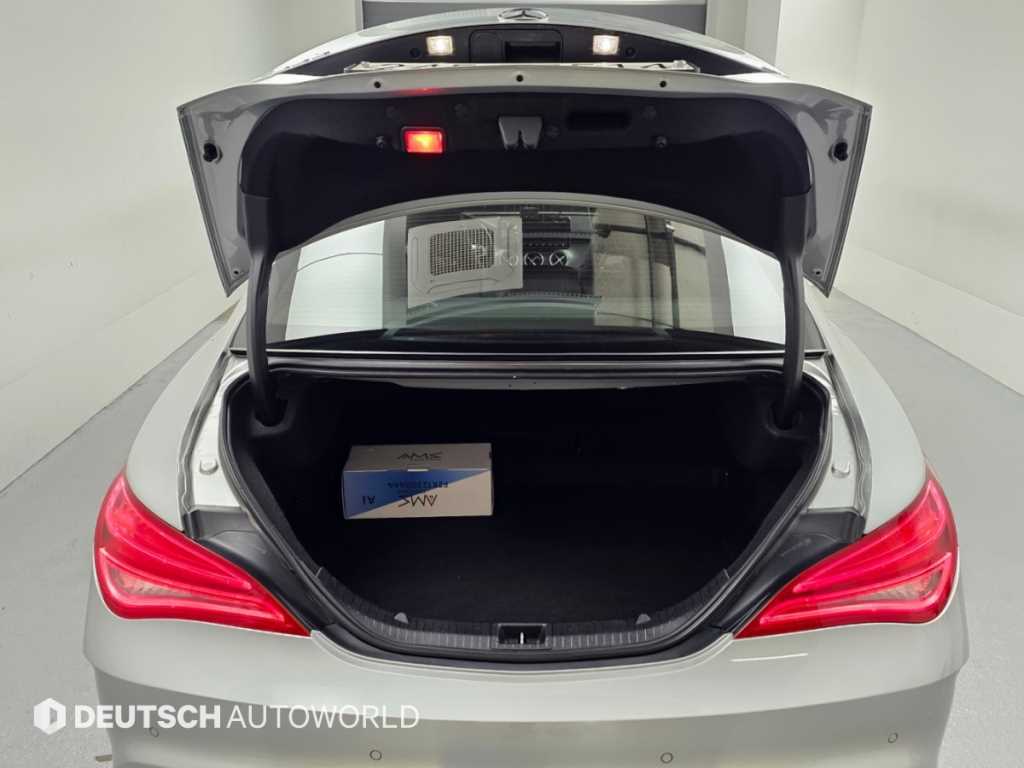 Mercedes-Benz CLA-Class — photo 19