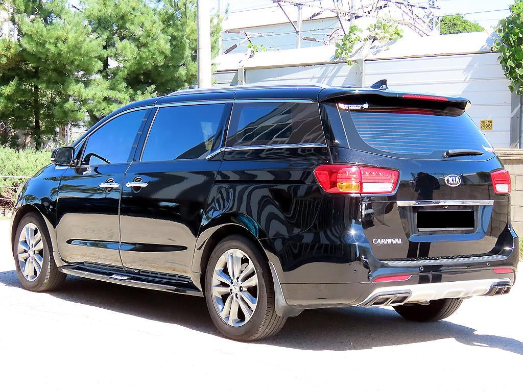 Kia Carnival — photo 03