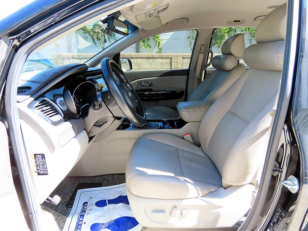 Kia Carnival — photo 05