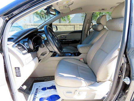 Kia Carnival — photo 05