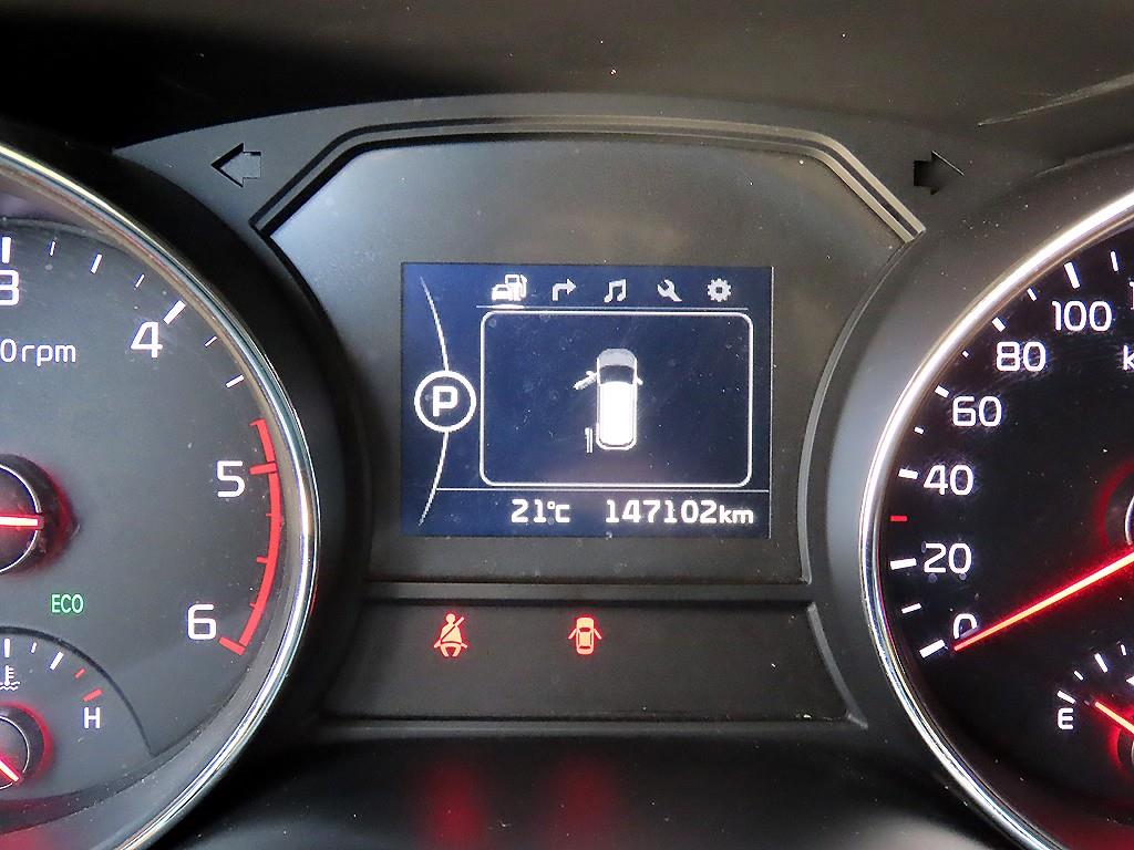 Kia Carnival — photo 10
