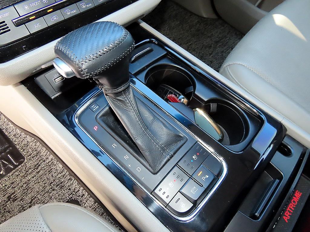 Kia Carnival — photo 11