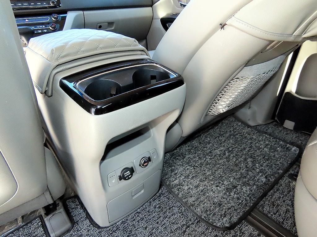 Kia Carnival — photo 16