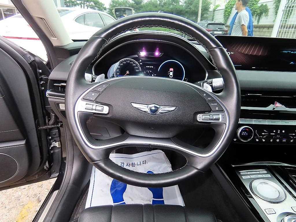 Genesis G80 — photo 08