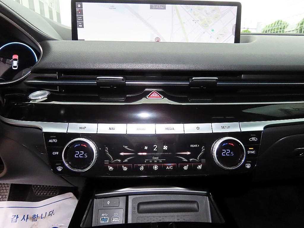 Genesis G80 — photo 14