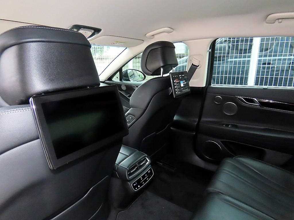 Genesis G80 — photo 15