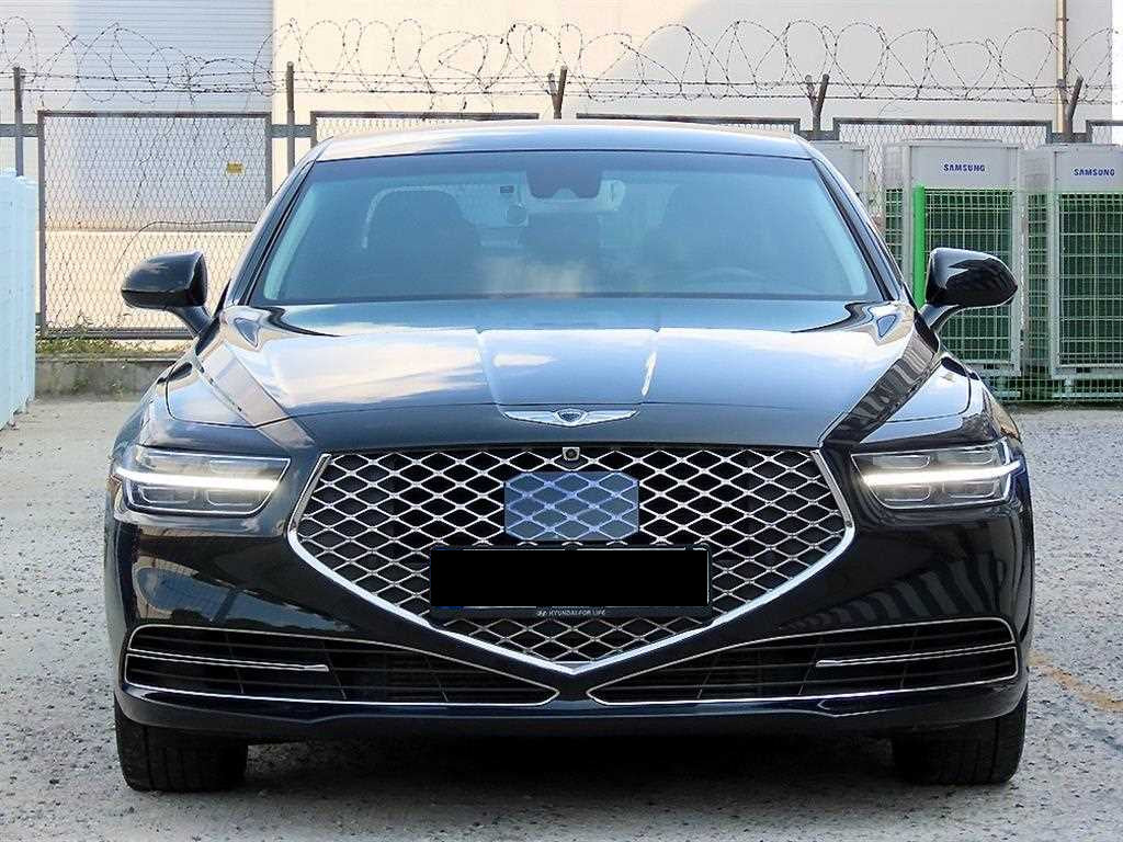 Genesis G90 — photo 01