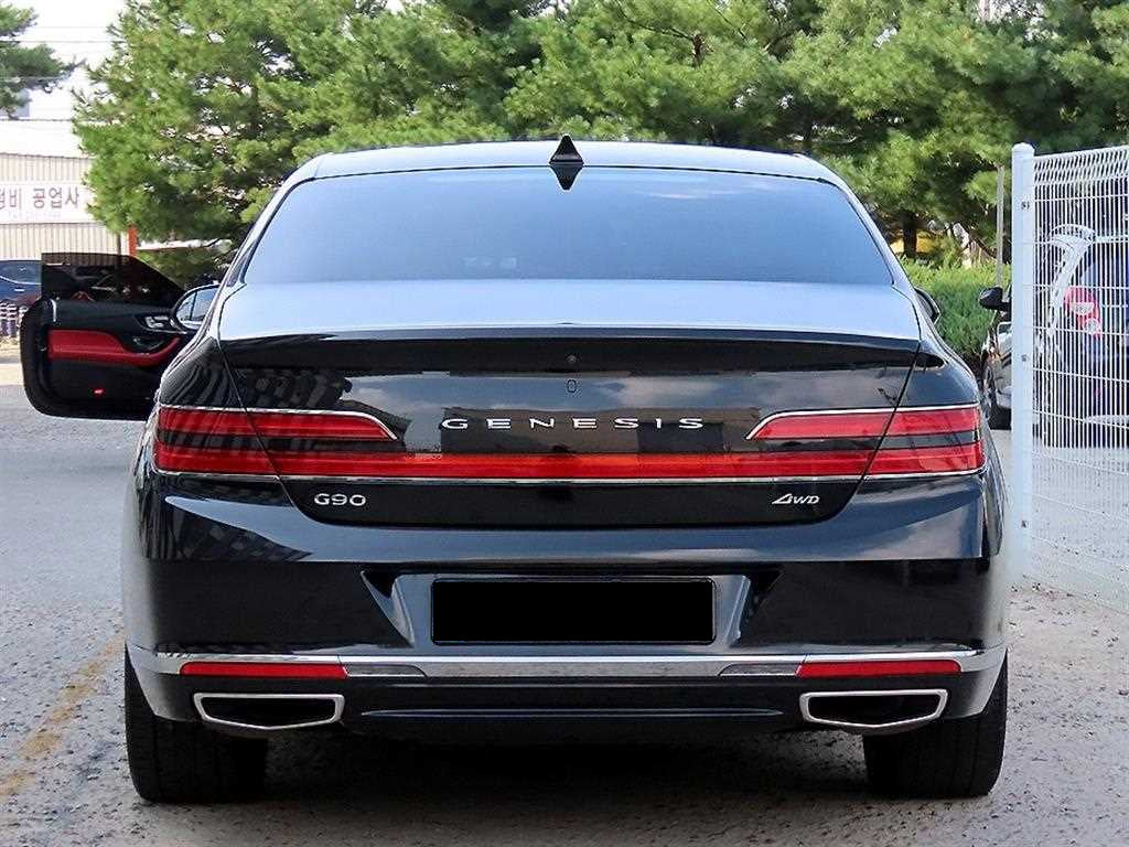 Genesis G90 — photo 04